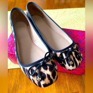 Tory Burch Laila Driver Ballet Flat- leopard hair calf size 7.5